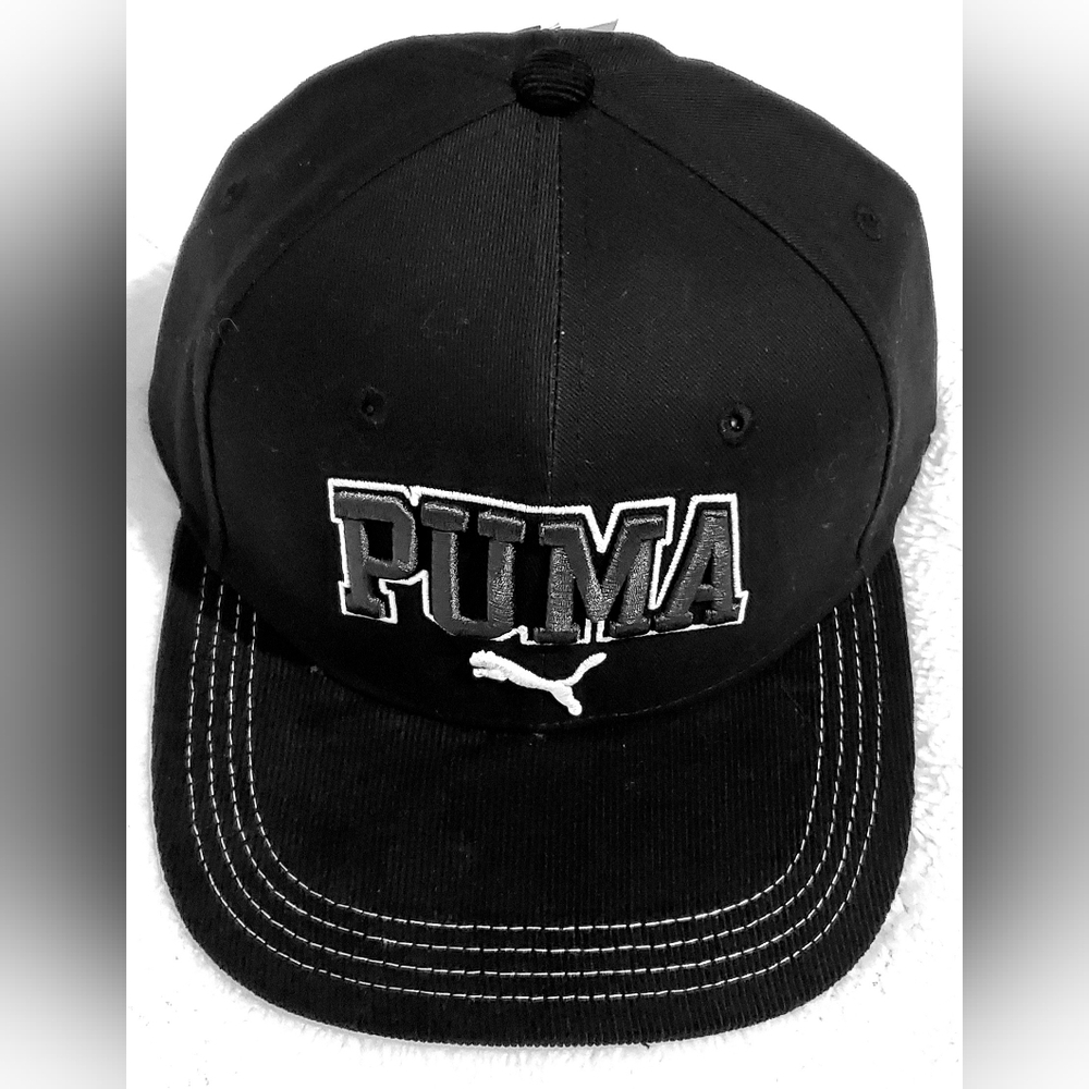 🔷️Puma Snapback Hat, with a Corduroy Texture on Flat Brim🔷️